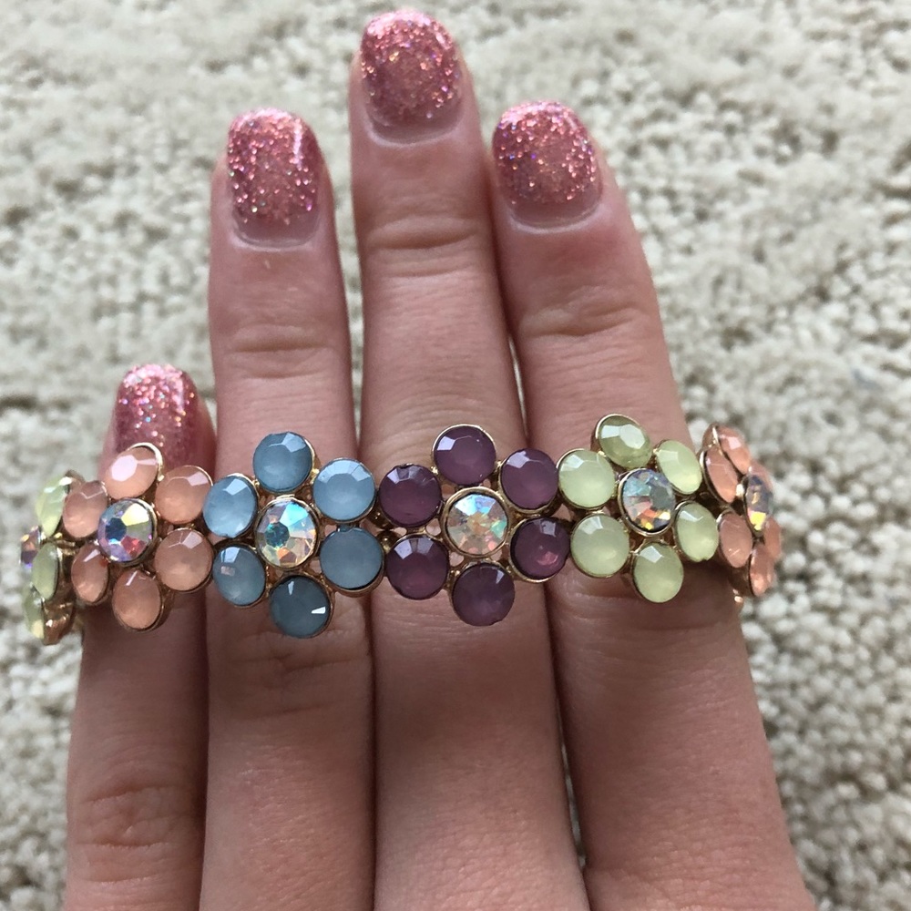 PRETTY FLOWER BRACELET